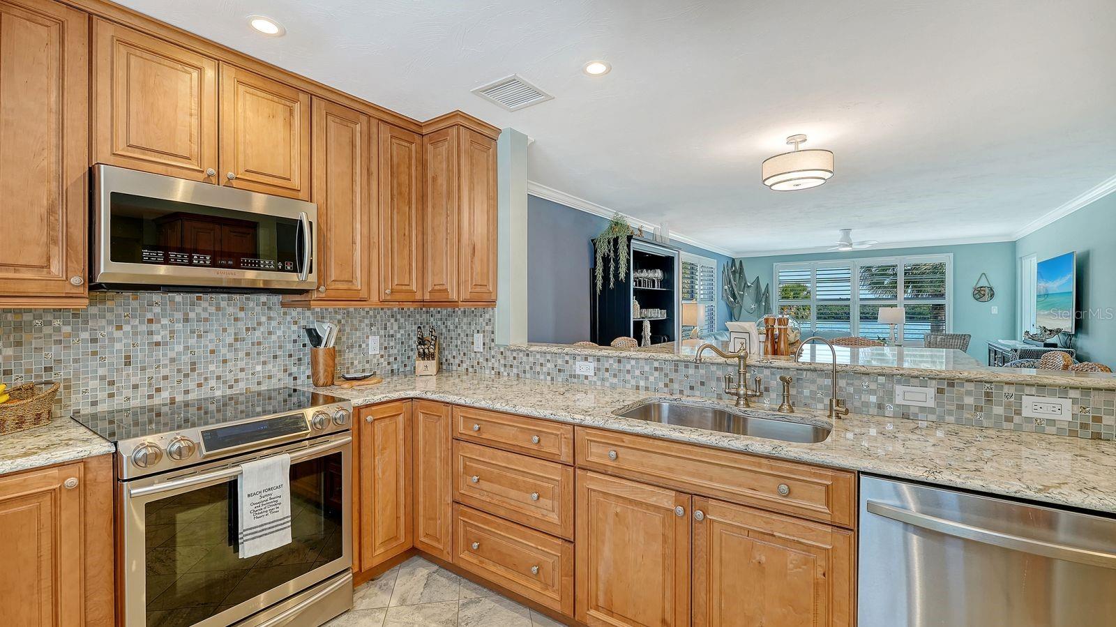 605 SUTTON PL #201, LONGBOAT KEY, FL, 34228