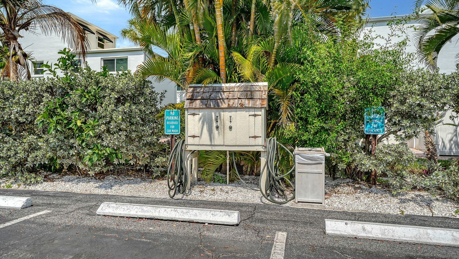 605 SUTTON PL #201, LONGBOAT KEY, FL, 34228