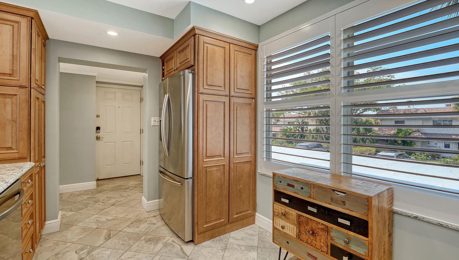 605 SUTTON PL #201, LONGBOAT KEY, FL, 34228