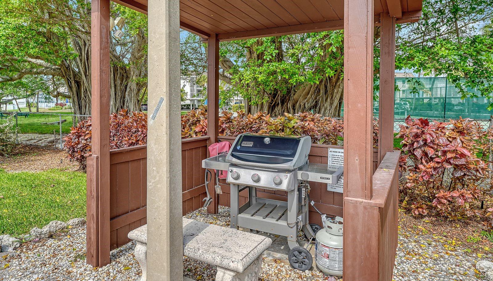 605 SUTTON PL #201, LONGBOAT KEY, FL, 34228