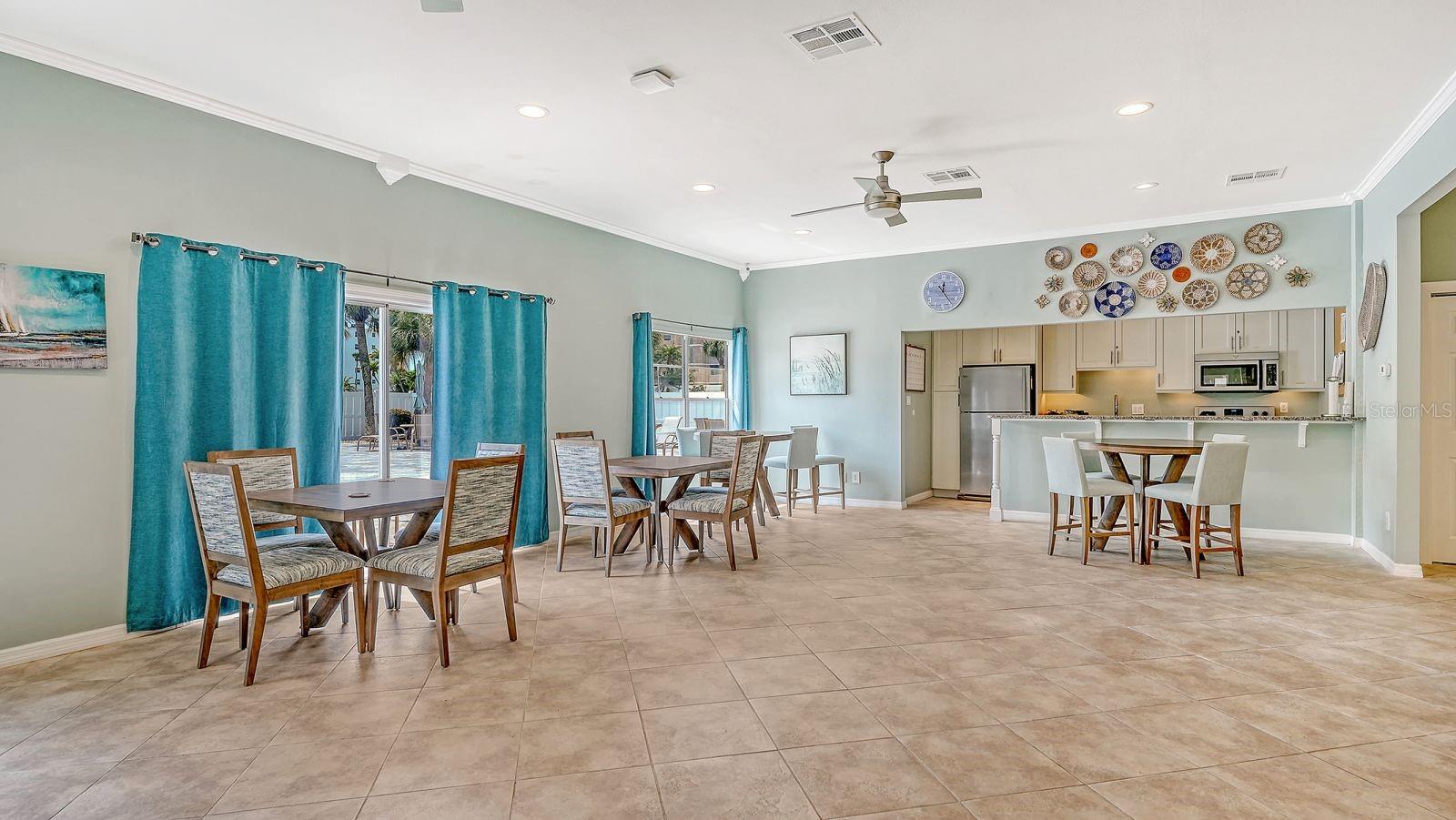 605 SUTTON PL #201, LONGBOAT KEY, FL, 34228