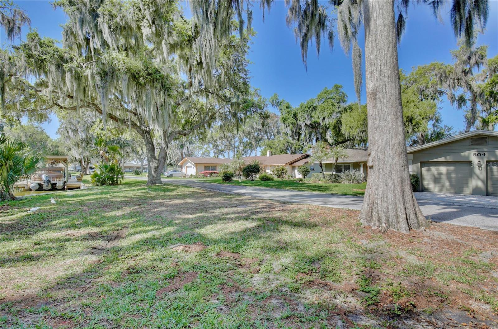 504 BANNING BEACH RD, TAVARES, FL, 32778