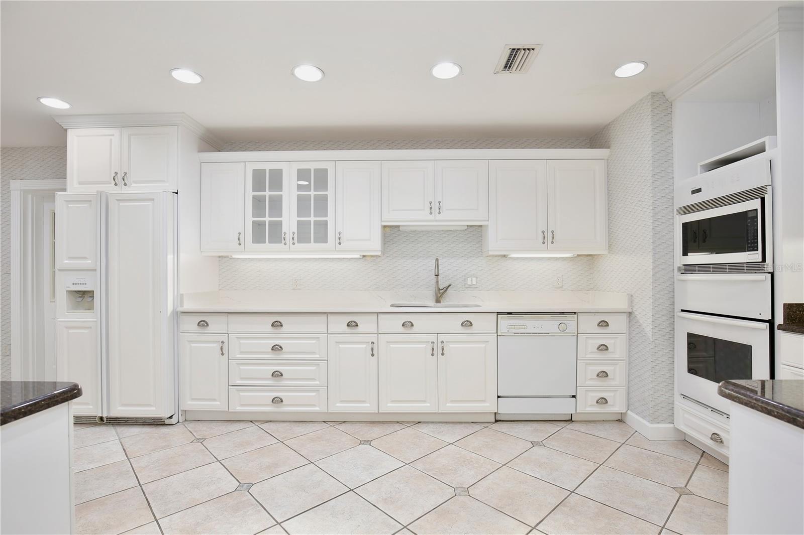 504 BANNING BEACH RD, TAVARES, FL, 32778