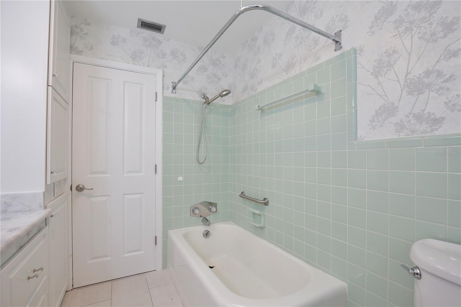 504 BANNING BEACH RD, TAVARES, FL, 32778