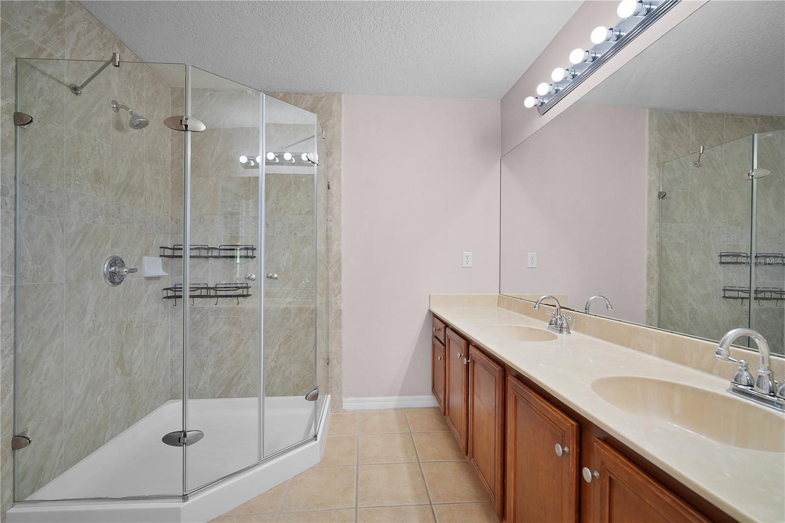 LIVE OAK PRESERVE PH 1E VILLAGE, TAMPA, FL, 33647