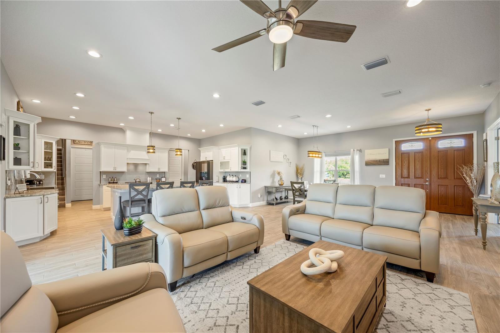 1679 E COUNTY ROAD 462, WILDWOOD, FL, 34785