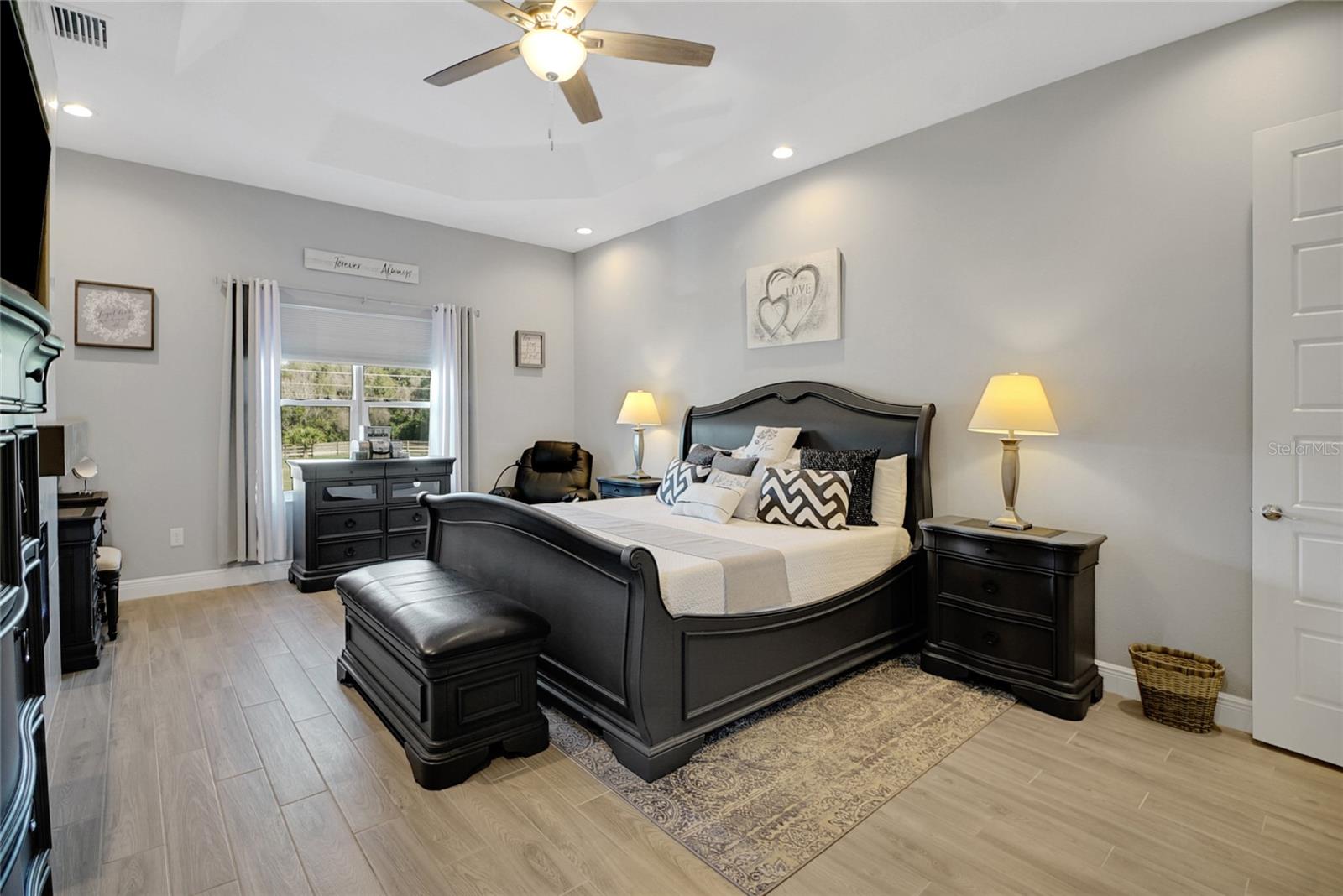 1679 E COUNTY ROAD 462, WILDWOOD, FL, 34785