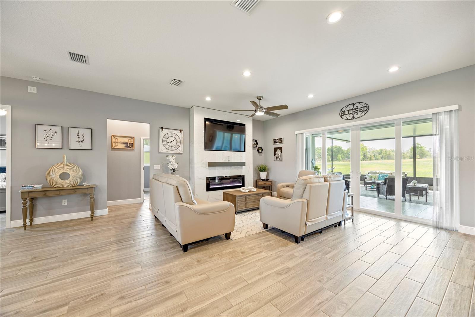 1679 E COUNTY ROAD 462, WILDWOOD, FL, 34785