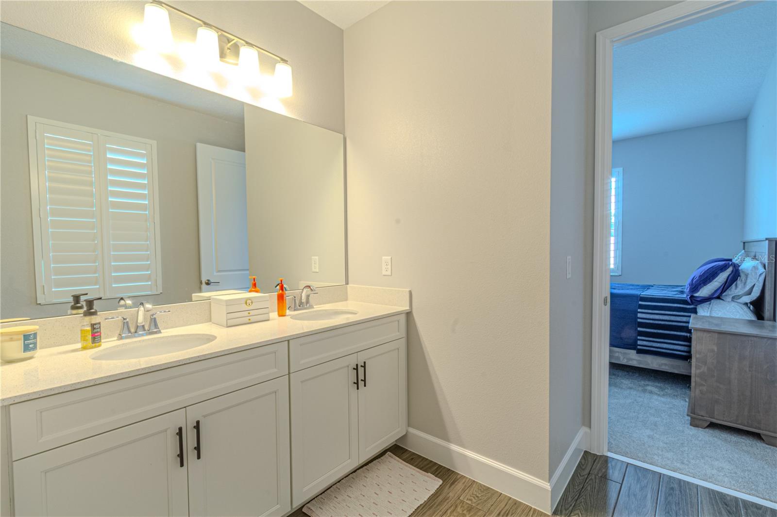 132 LAKE DR, OVIEDO, FL, 32765