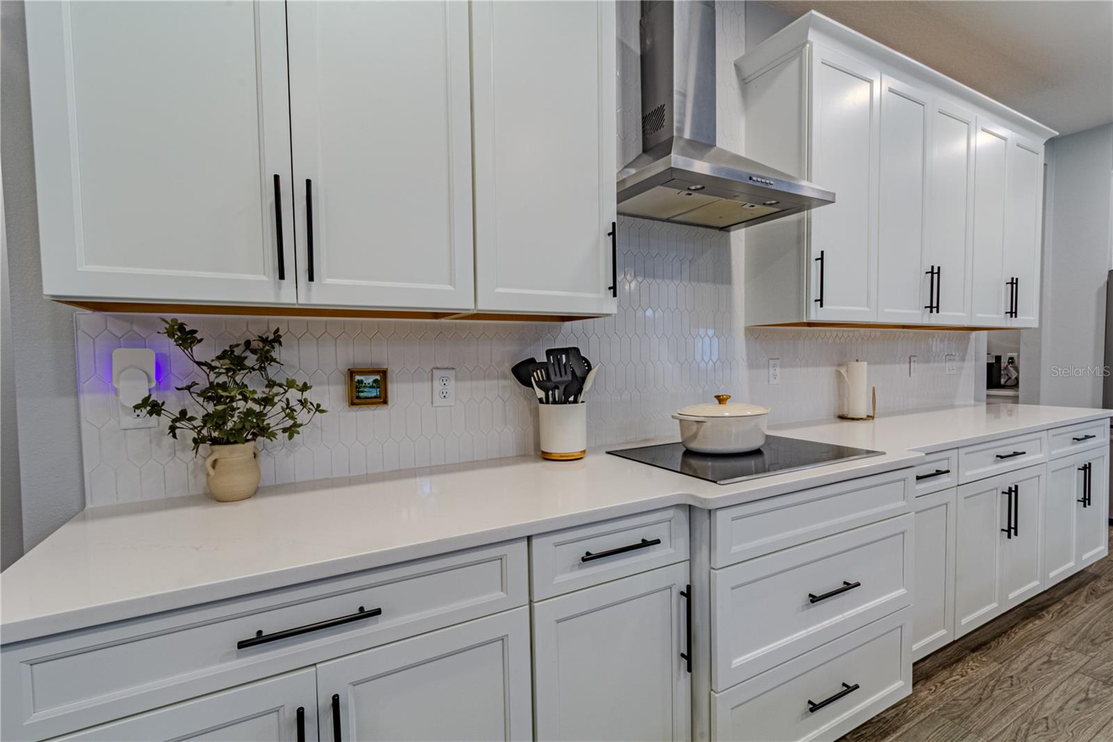 132 LAKE DR, OVIEDO, FL, 32765