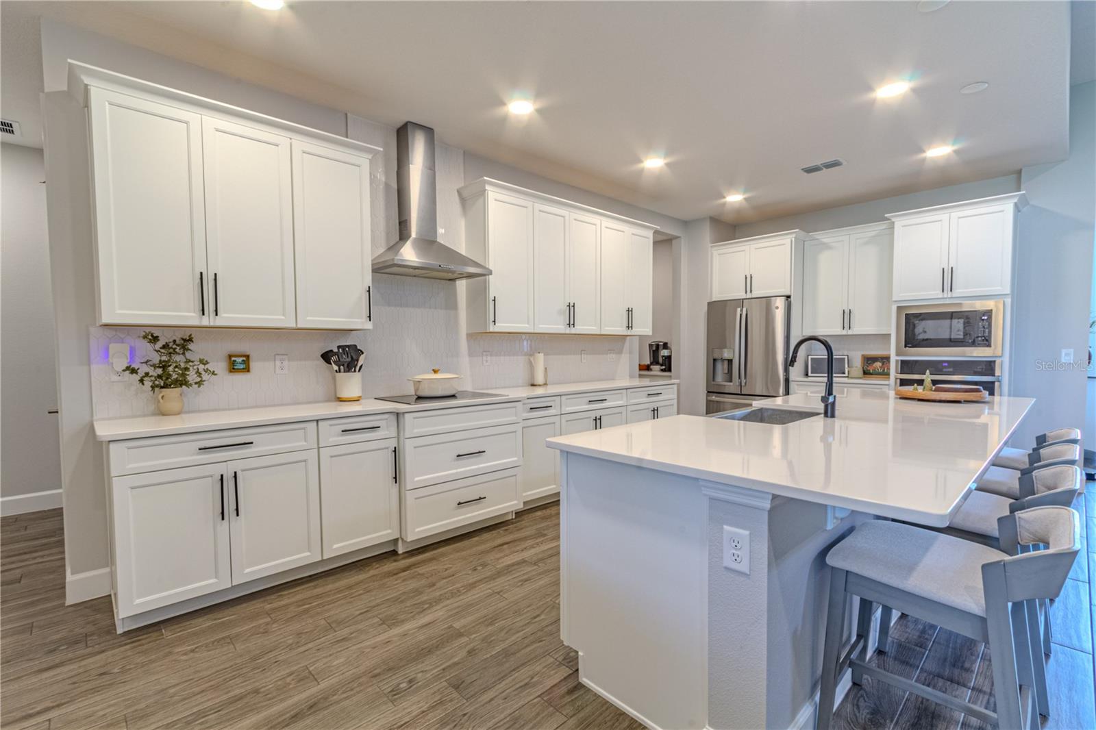 132 LAKE DR, OVIEDO, FL, 32765