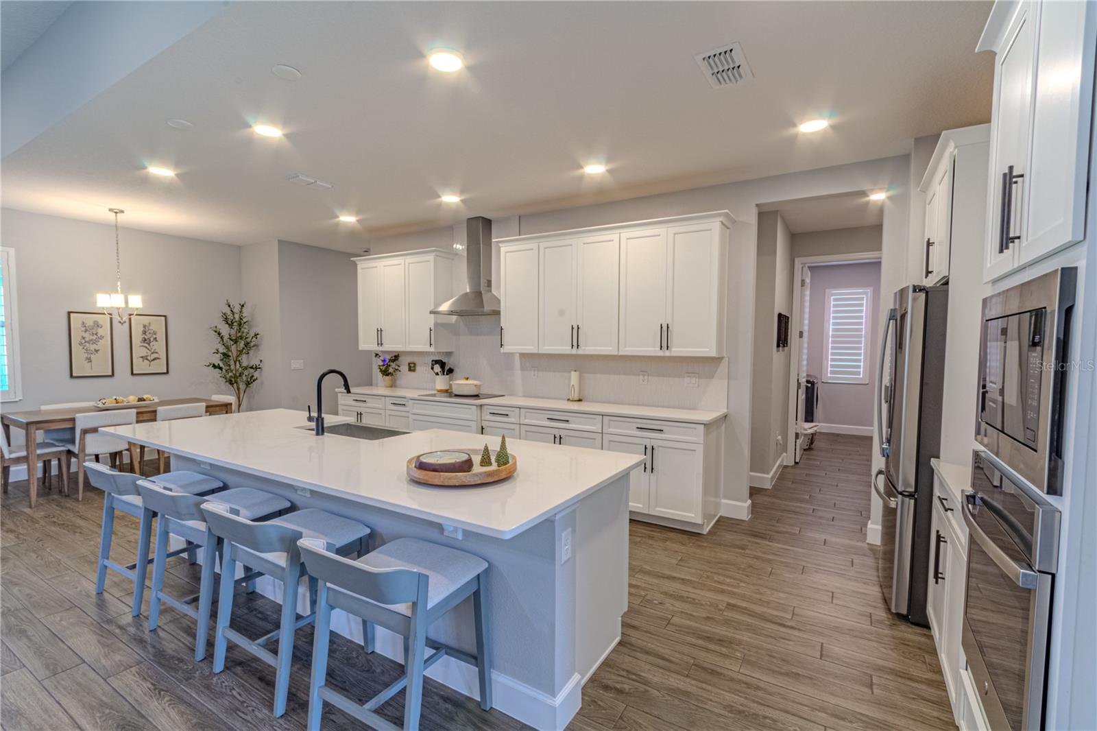 132 LAKE DR, OVIEDO, FL, 32765