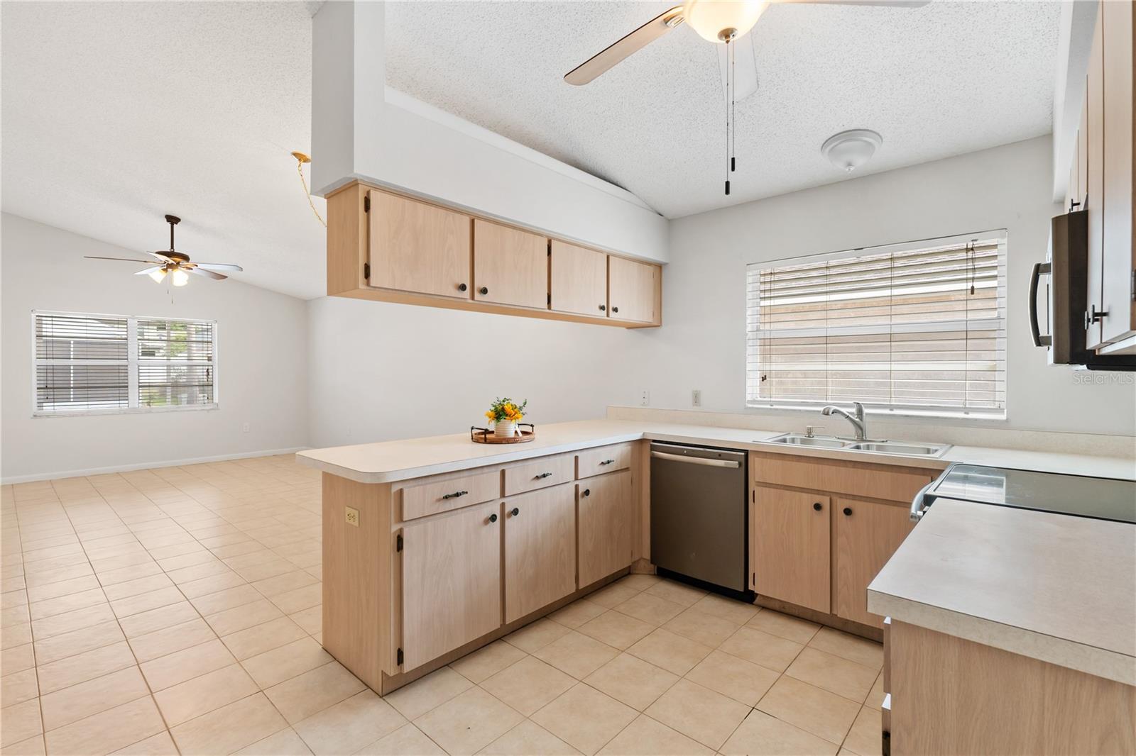 4770 SILVER CIR, ZEPHYRHILLS, FL, 33541