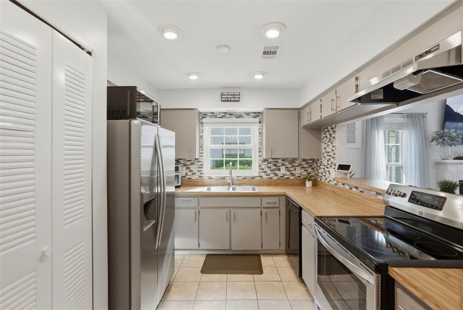 5745 CALAIS BLVD N #2, ST PETERSBURG, FL, 33714