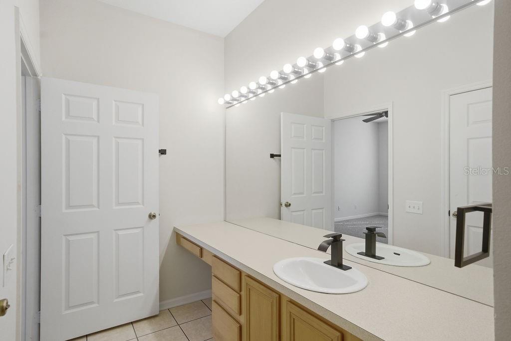 3190 DANTE DR #305, ORLANDO, FL, 32835
