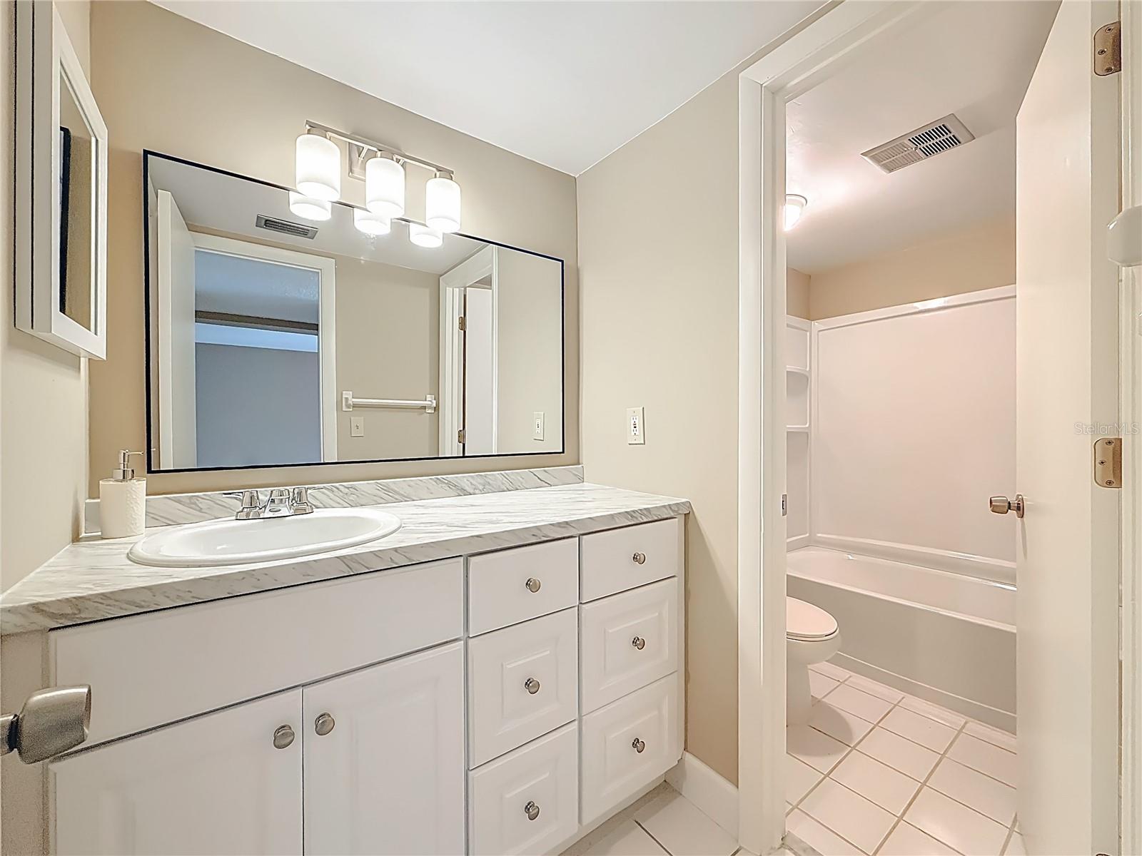 6301 NEWTOWN CIR #1A2, TAMPA, FL, 33615