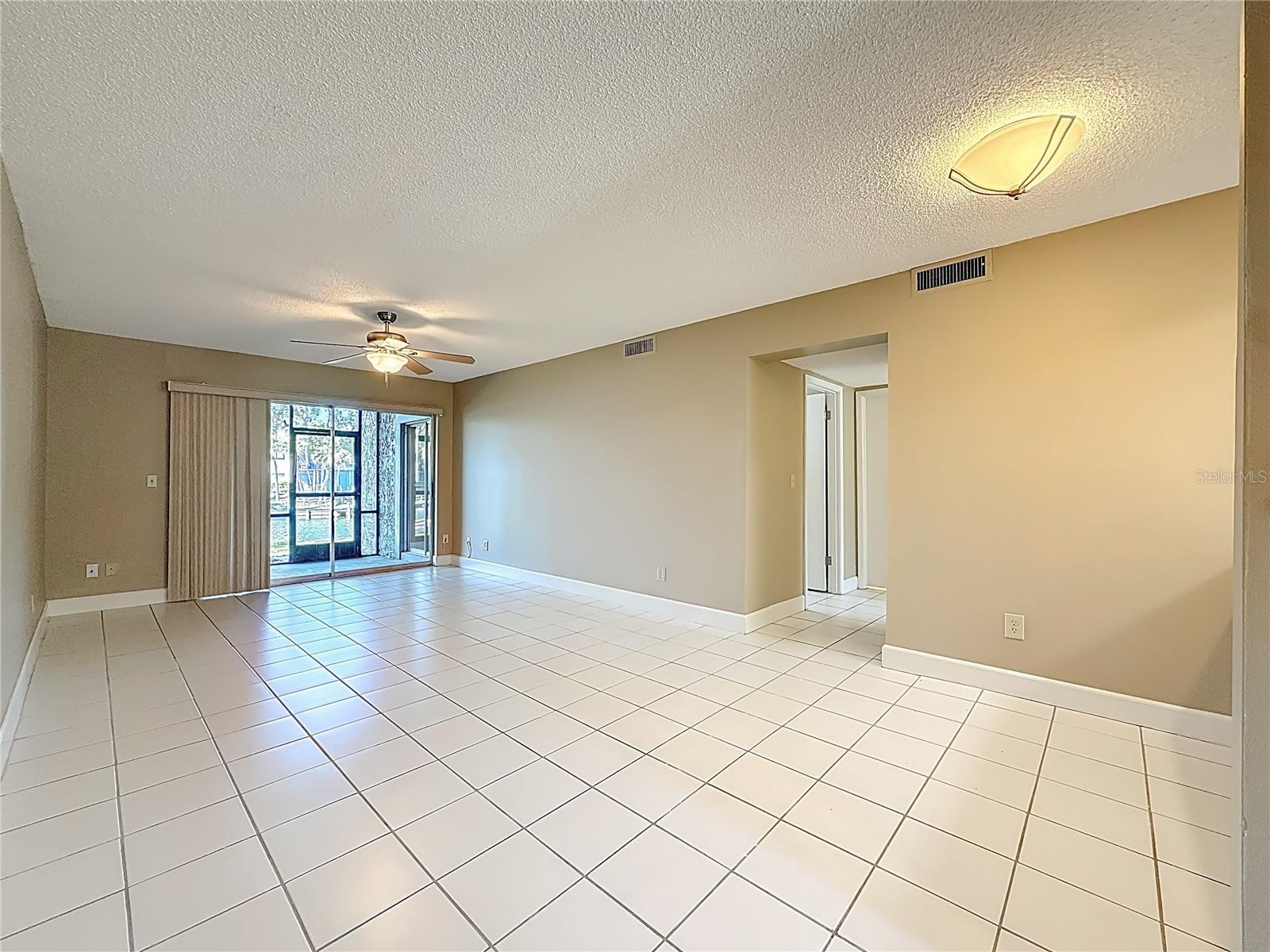 6301 NEWTOWN CIR #1A2, TAMPA, FL, 33615