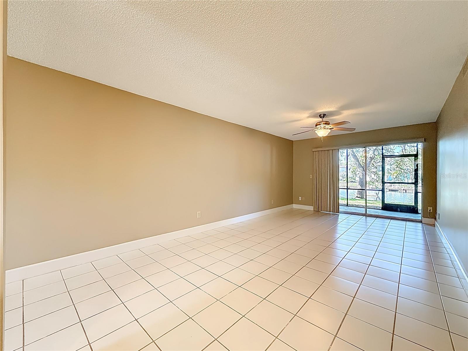 6301 NEWTOWN CIR #1A2, TAMPA, FL, 33615
