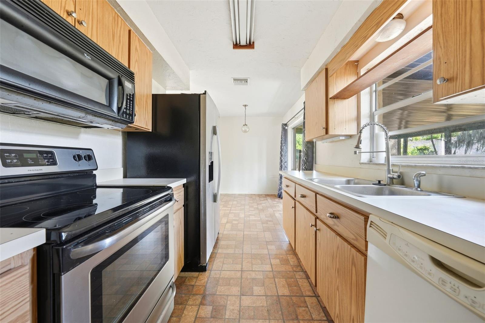 10829 MARGARET DR, TAVARES, FL, 32778