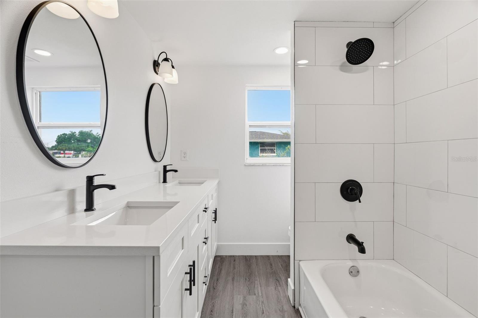 2313 PINEGROVE CIR, PUNTA GORDA, FL, 33982