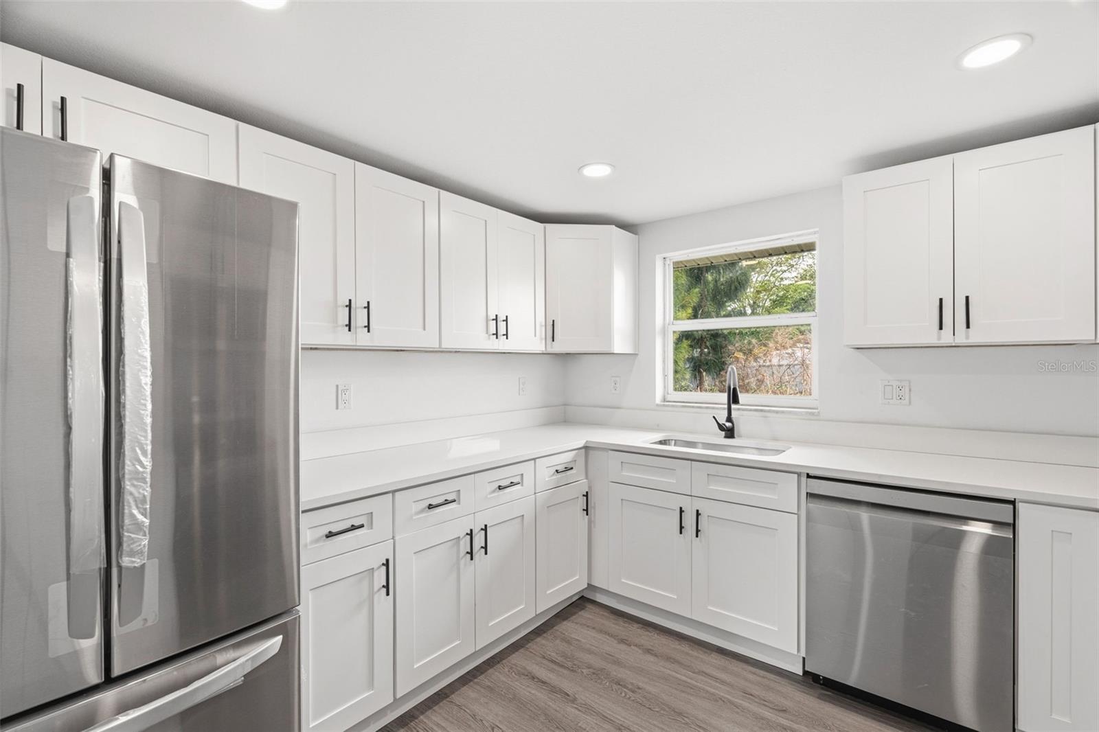 2313 PINEGROVE CIR, PUNTA GORDA, FL, 33982