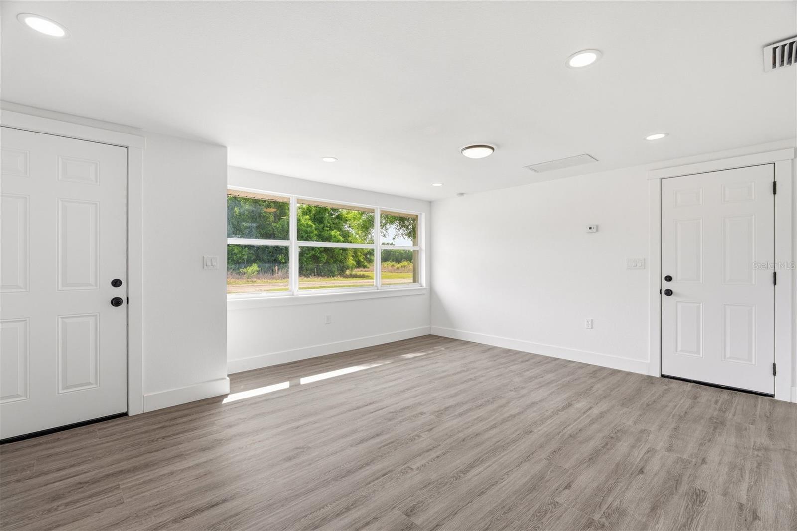 2313 PINEGROVE CIR, PUNTA GORDA, FL, 33982