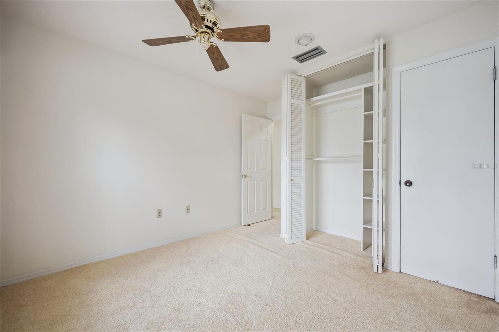 2874 E CROOKED LAKE DR, EUSTIS, FL, 32726