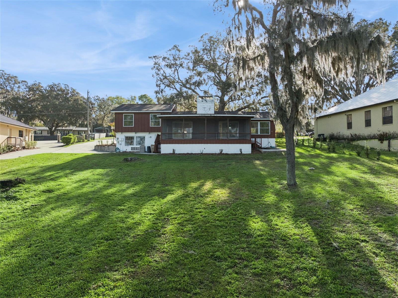 2874 E CROOKED LAKE DR, EUSTIS, FL, 32726