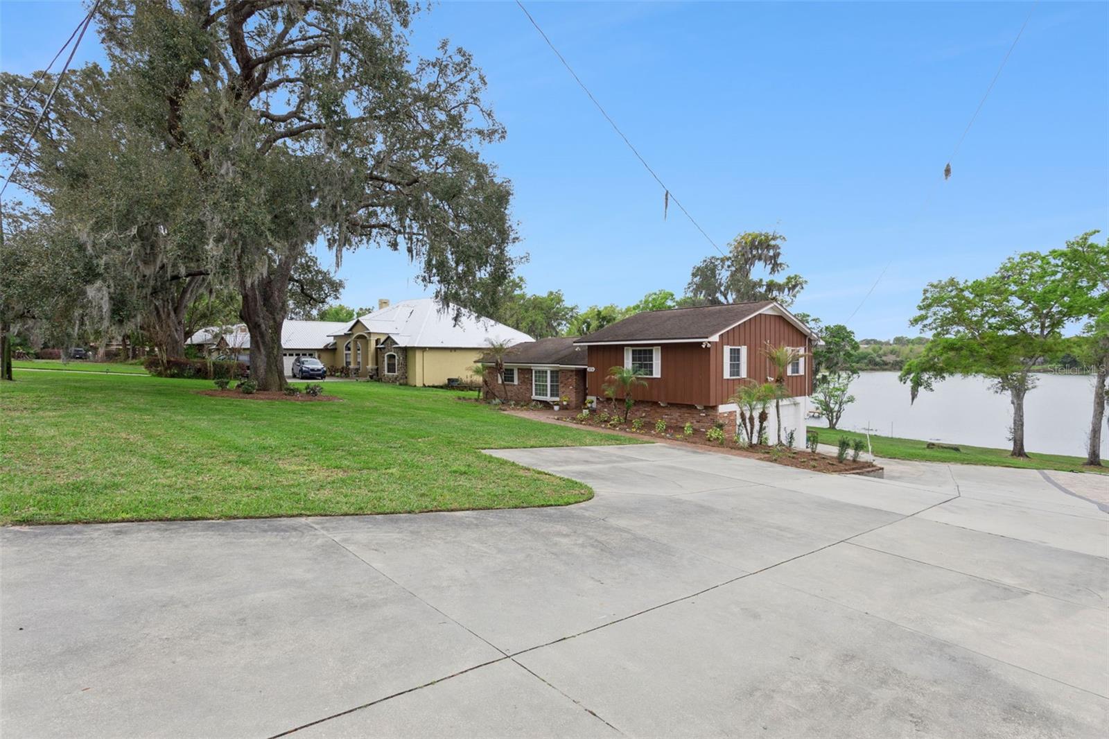 2874 E CROOKED LAKE DR, EUSTIS, FL, 32726