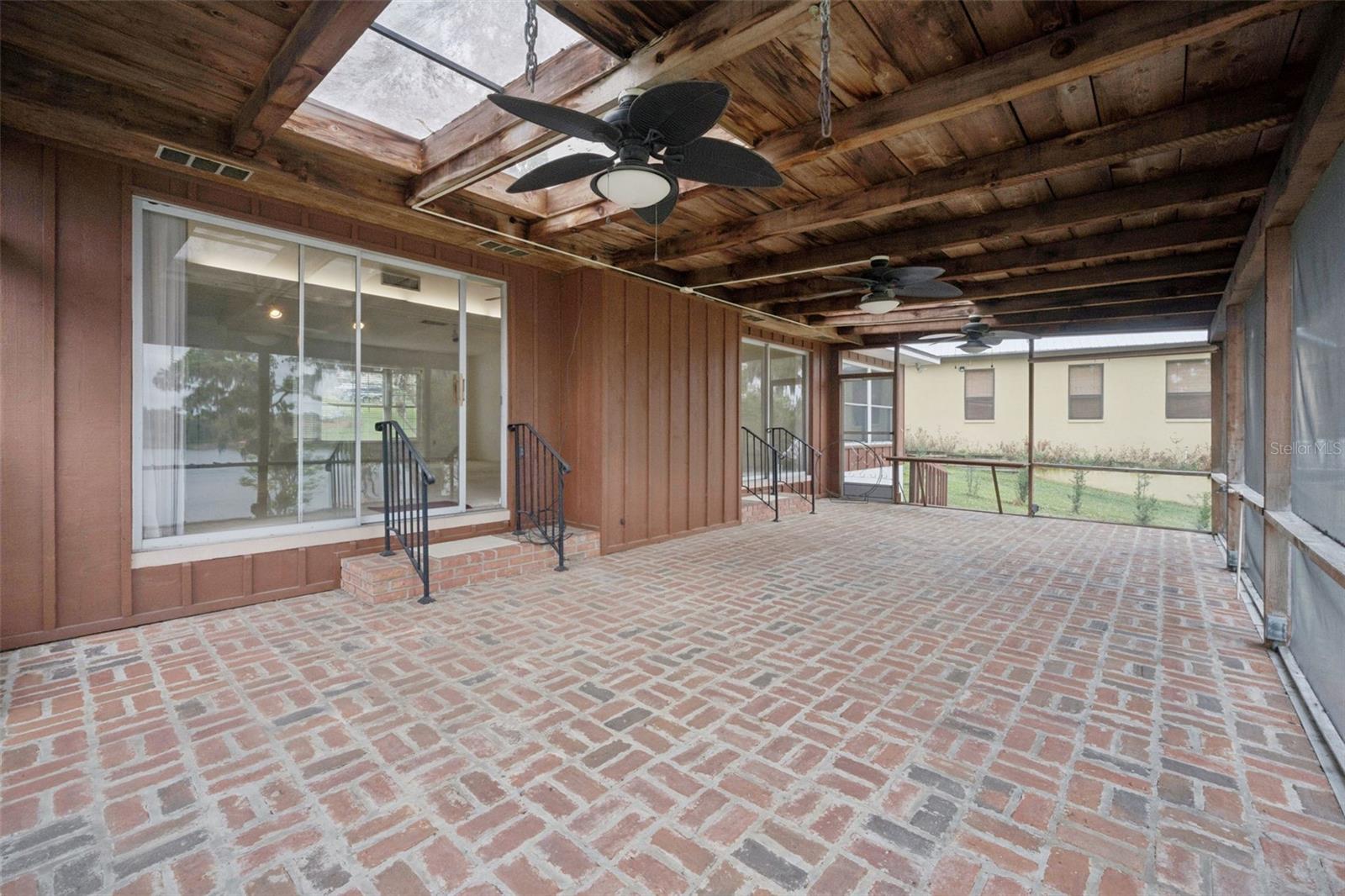 2874 E CROOKED LAKE DR, EUSTIS, FL, 32726