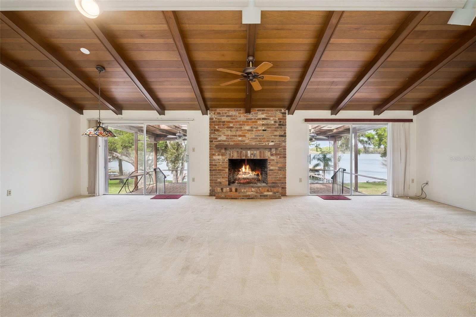 2874 E CROOKED LAKE DR, EUSTIS, FL, 32726
