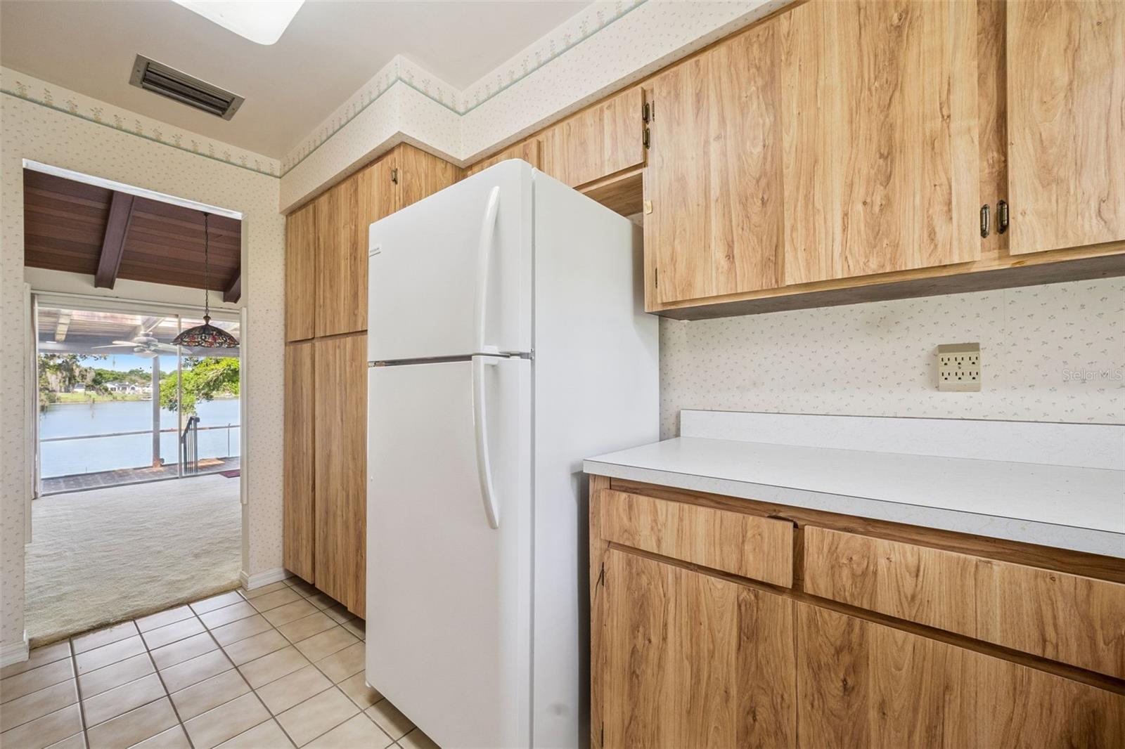 2874 E CROOKED LAKE DR, EUSTIS, FL, 32726
