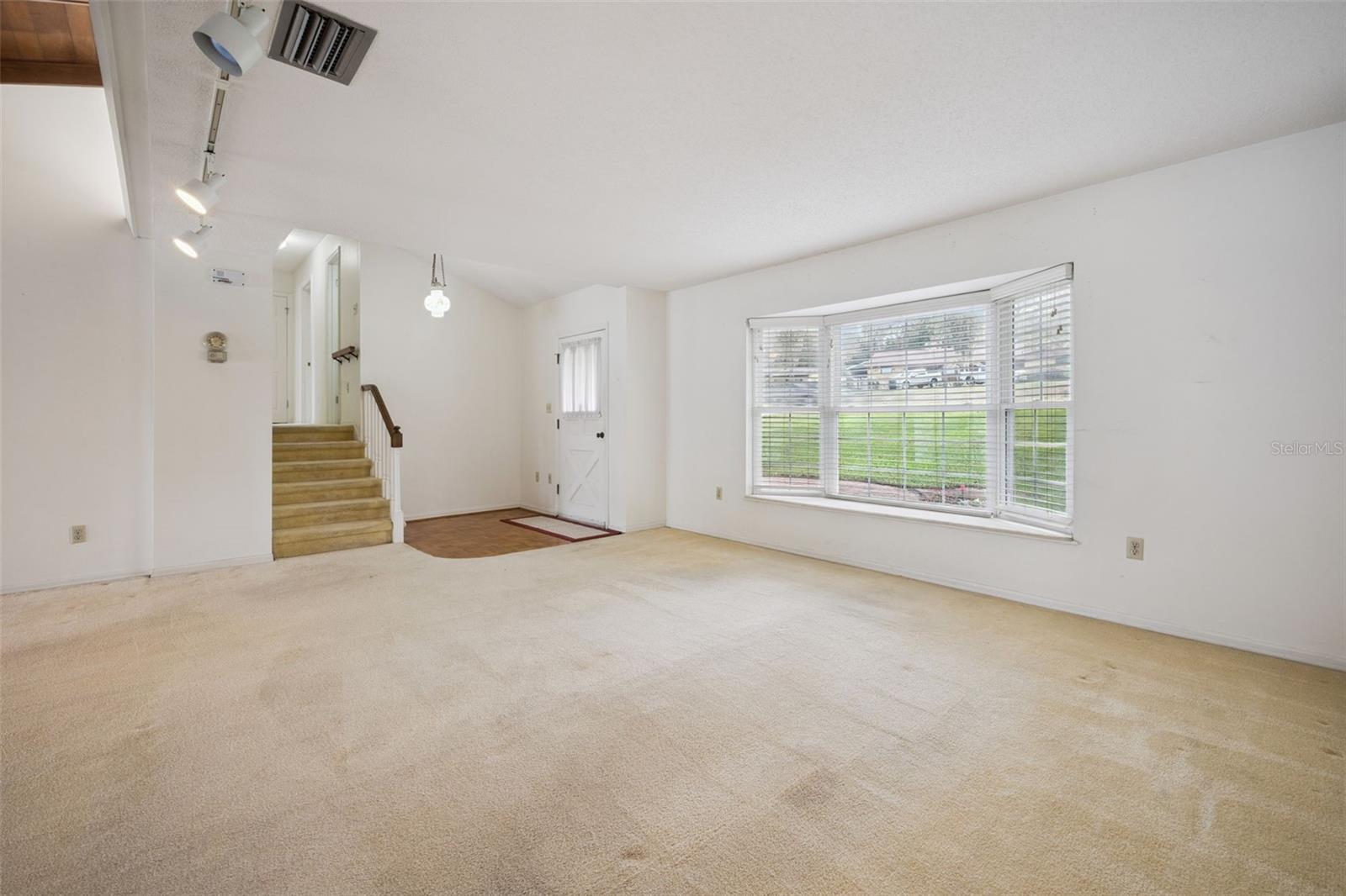 2874 E CROOKED LAKE DR, EUSTIS, FL, 32726