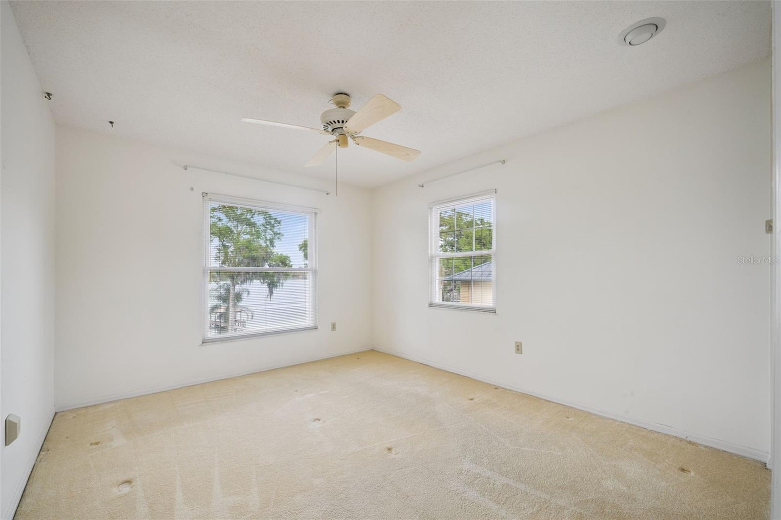 2874 E CROOKED LAKE DR, EUSTIS, FL, 32726