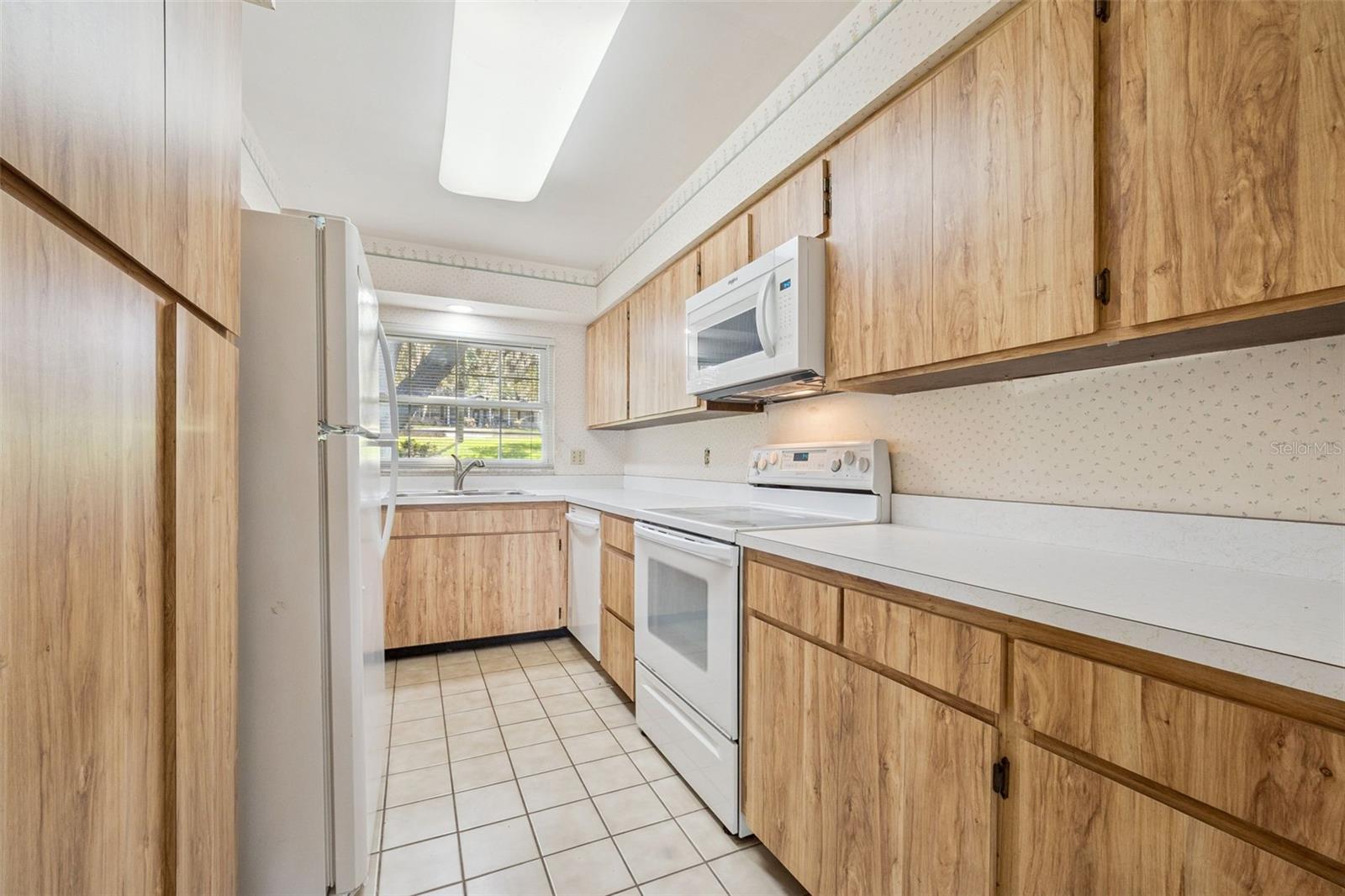 2874 E CROOKED LAKE DR, EUSTIS, FL, 32726