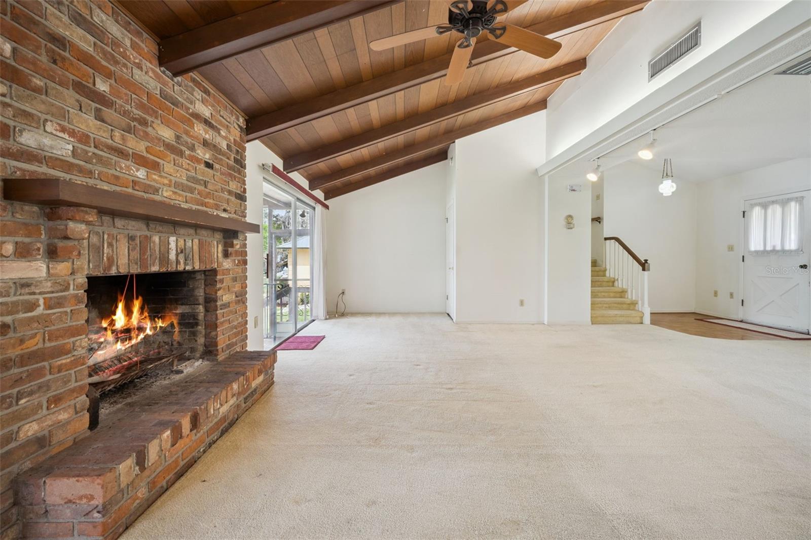 2874 E CROOKED LAKE DR, EUSTIS, FL, 32726
