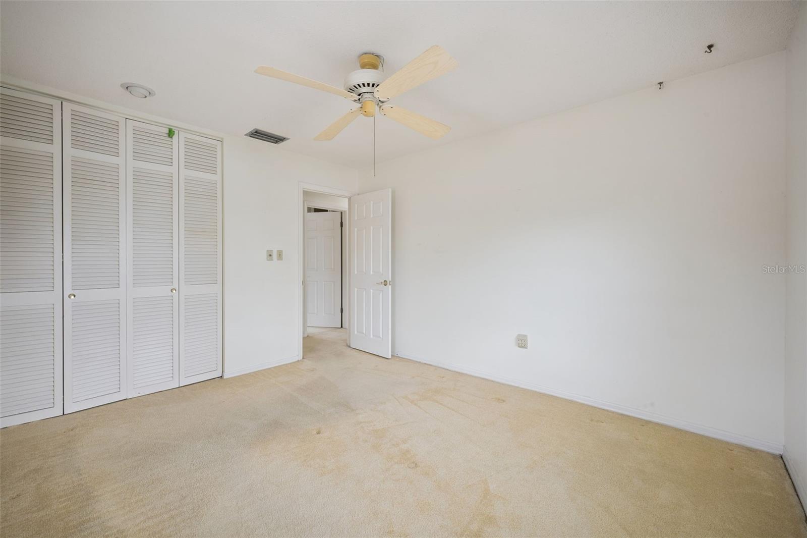 2874 E CROOKED LAKE DR, EUSTIS, FL, 32726