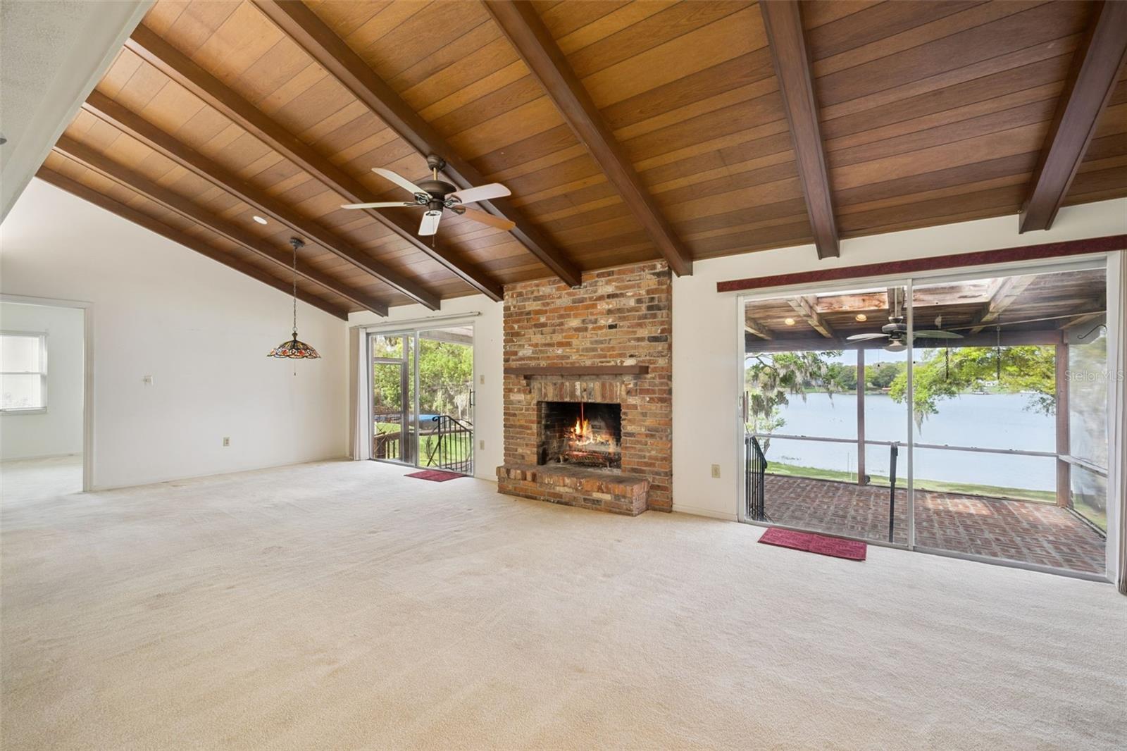 2874 E CROOKED LAKE DR, EUSTIS, FL, 32726