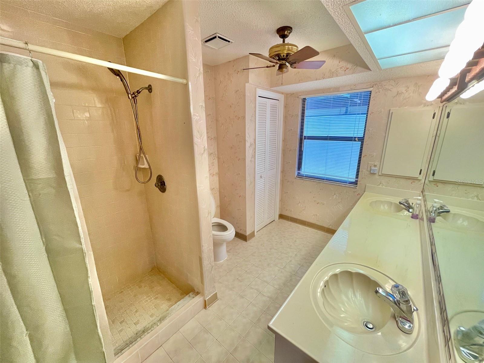 137 DRIFTING SANDS DR, VENICE, FL, 34293