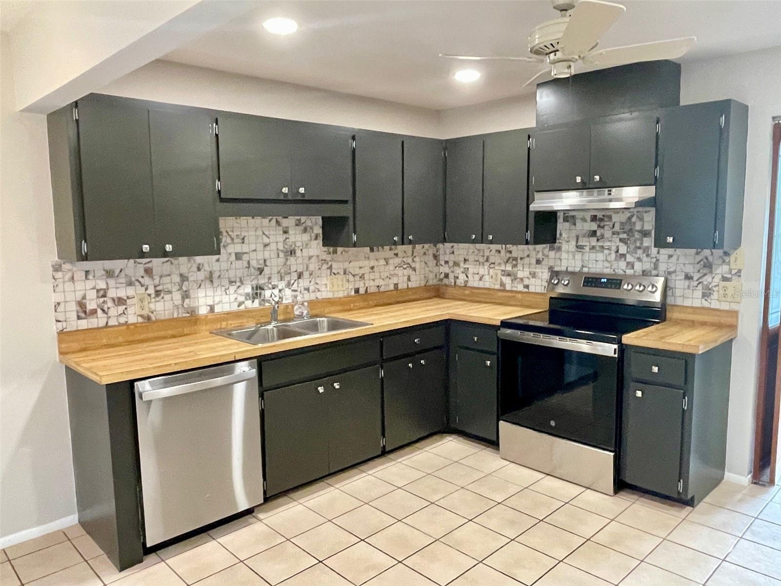 137 DRIFTING SANDS DR, VENICE, FL, 34293