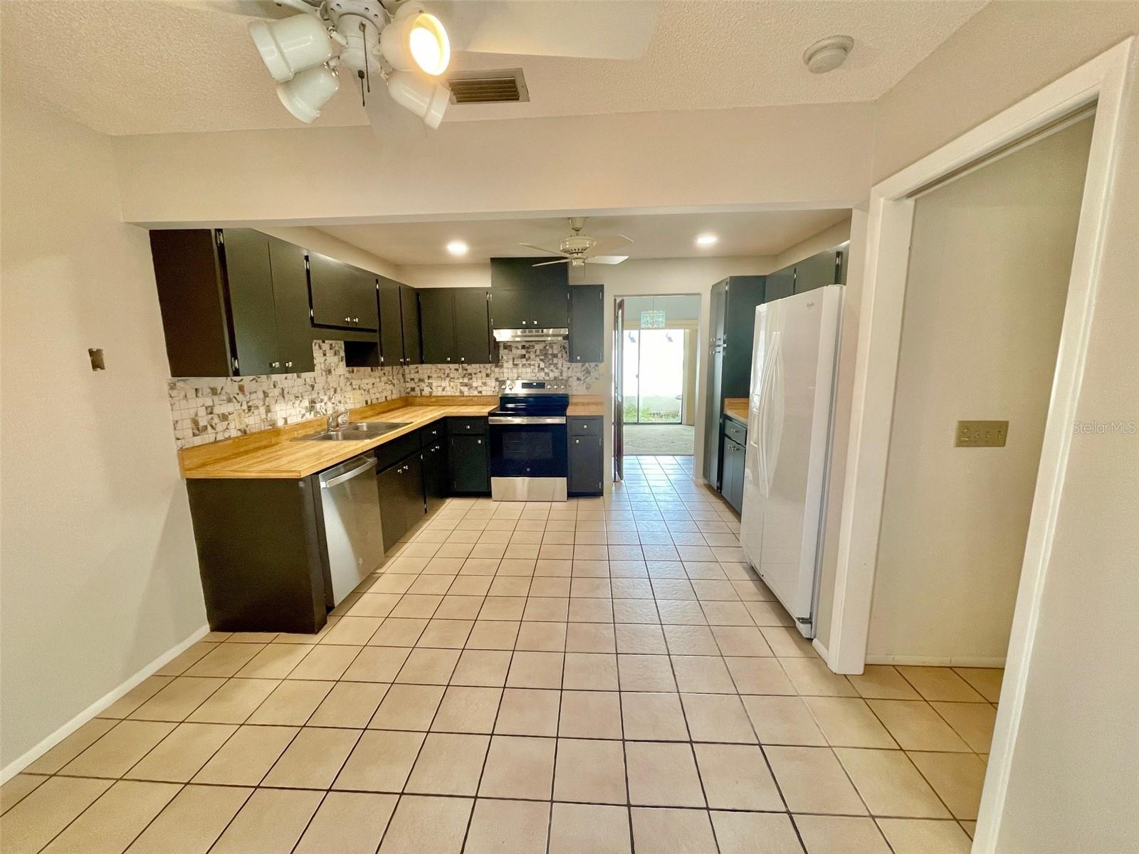 137 DRIFTING SANDS DR, VENICE, FL, 34293