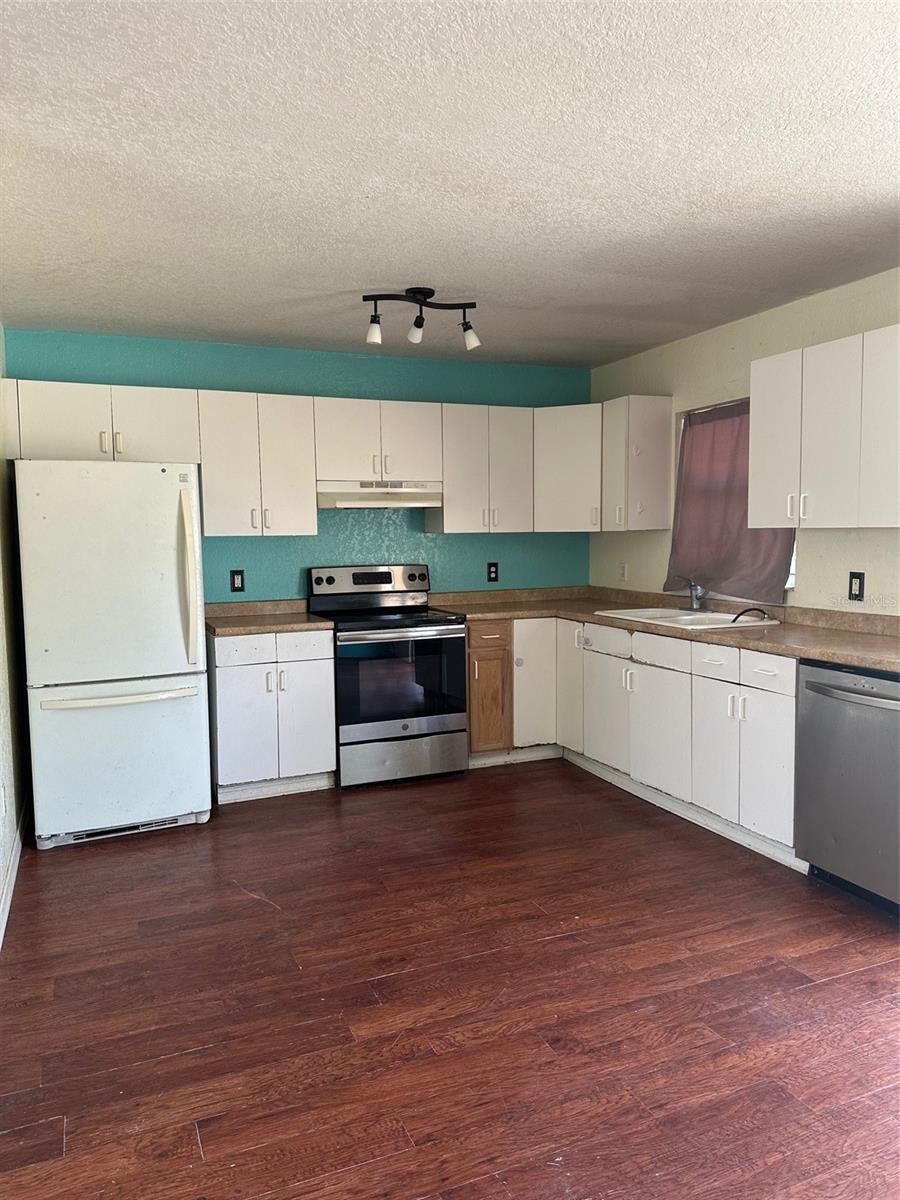 463 THERESA BLVD, PORT CHARLOTTE, FL, 33954