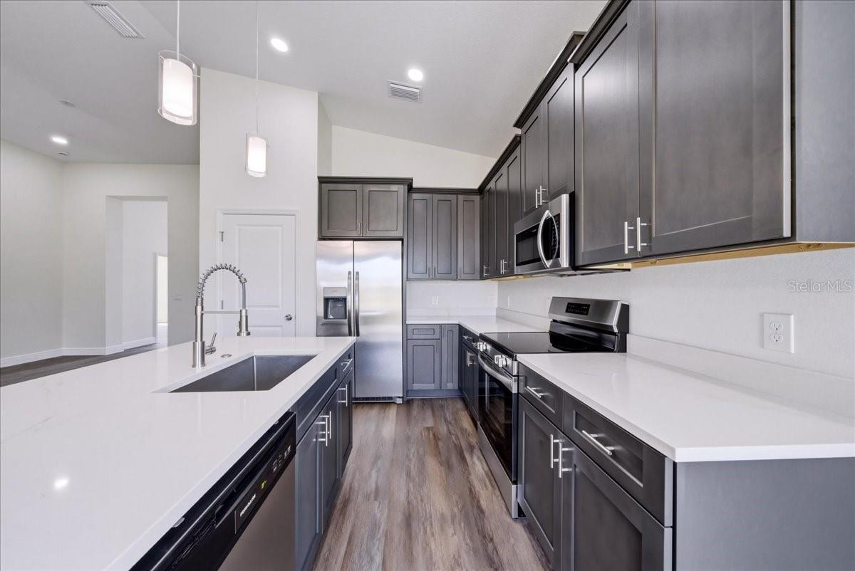 1302 MOSELLE AVE, ORLANDO, FL, 32807