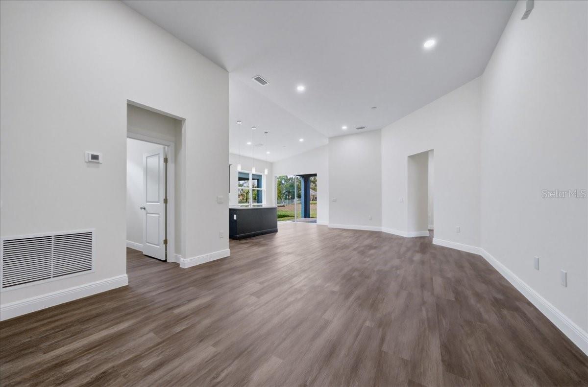1302 MOSELLE AVE, ORLANDO, FL, 32807