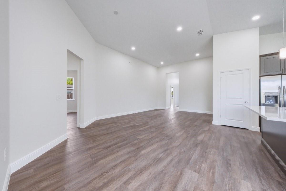 1302 MOSELLE AVE, ORLANDO, FL, 32807