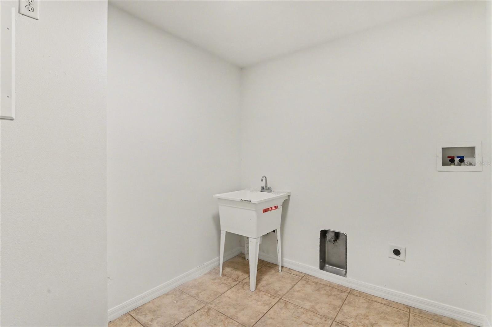 2395 KEY AVE, SANFORD, FL, 32771