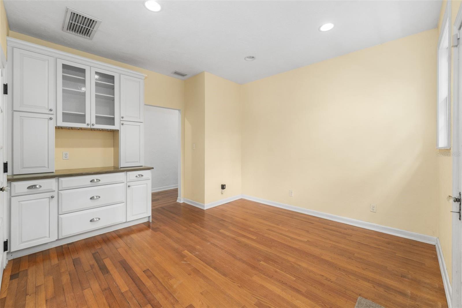 717 NE BOULEVARD, GAINESVILLE, FL, 32601