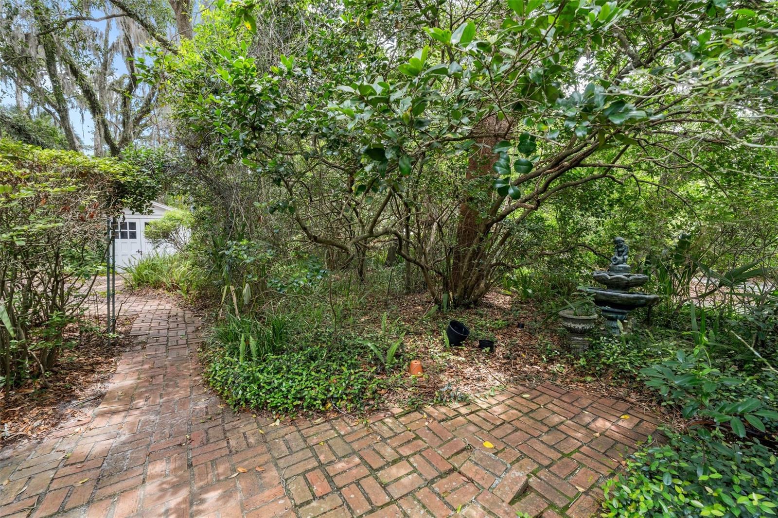 717 NE BOULEVARD, GAINESVILLE, FL, 32601
