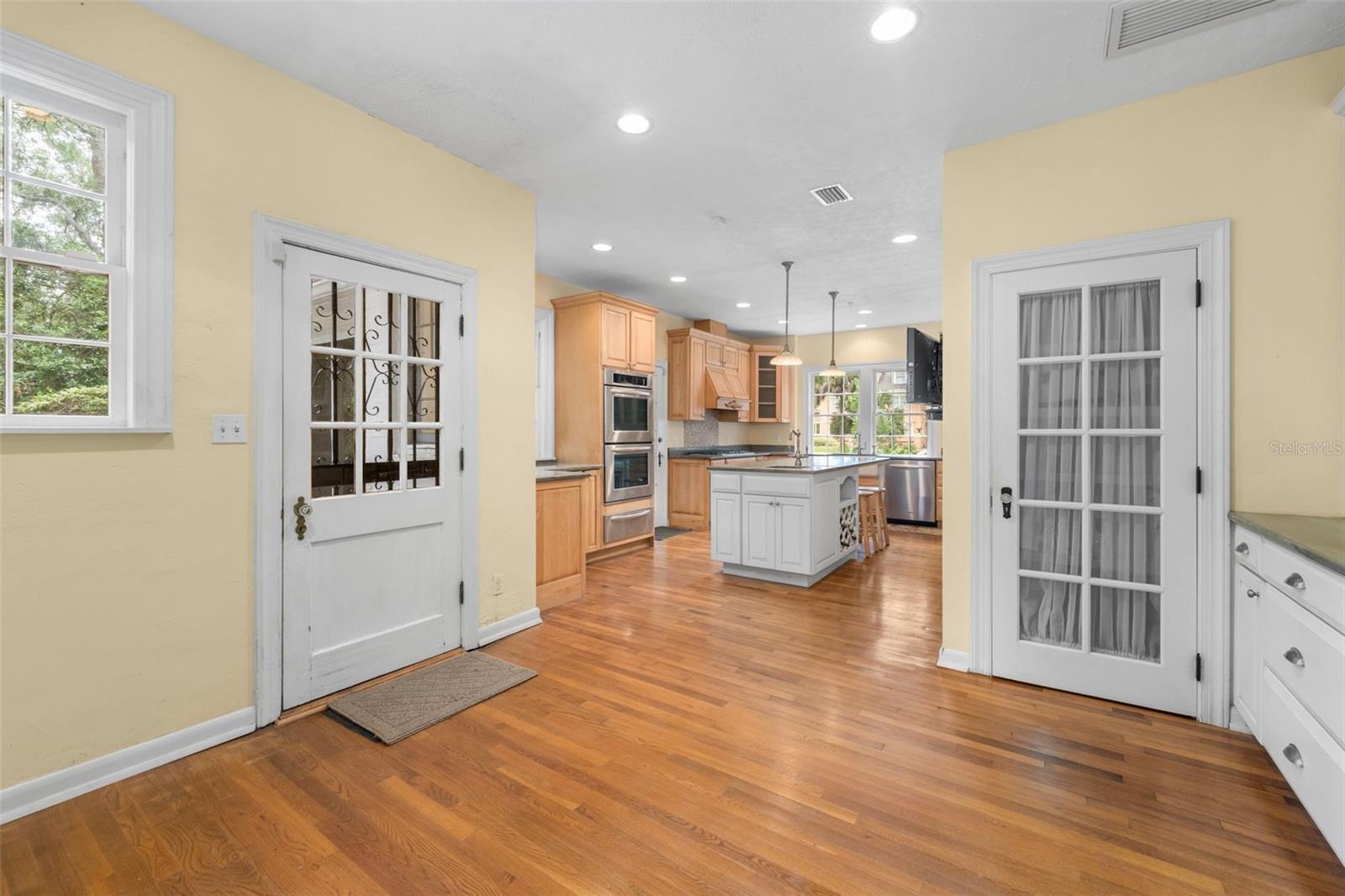 717 NE BOULEVARD, GAINESVILLE, FL, 32601