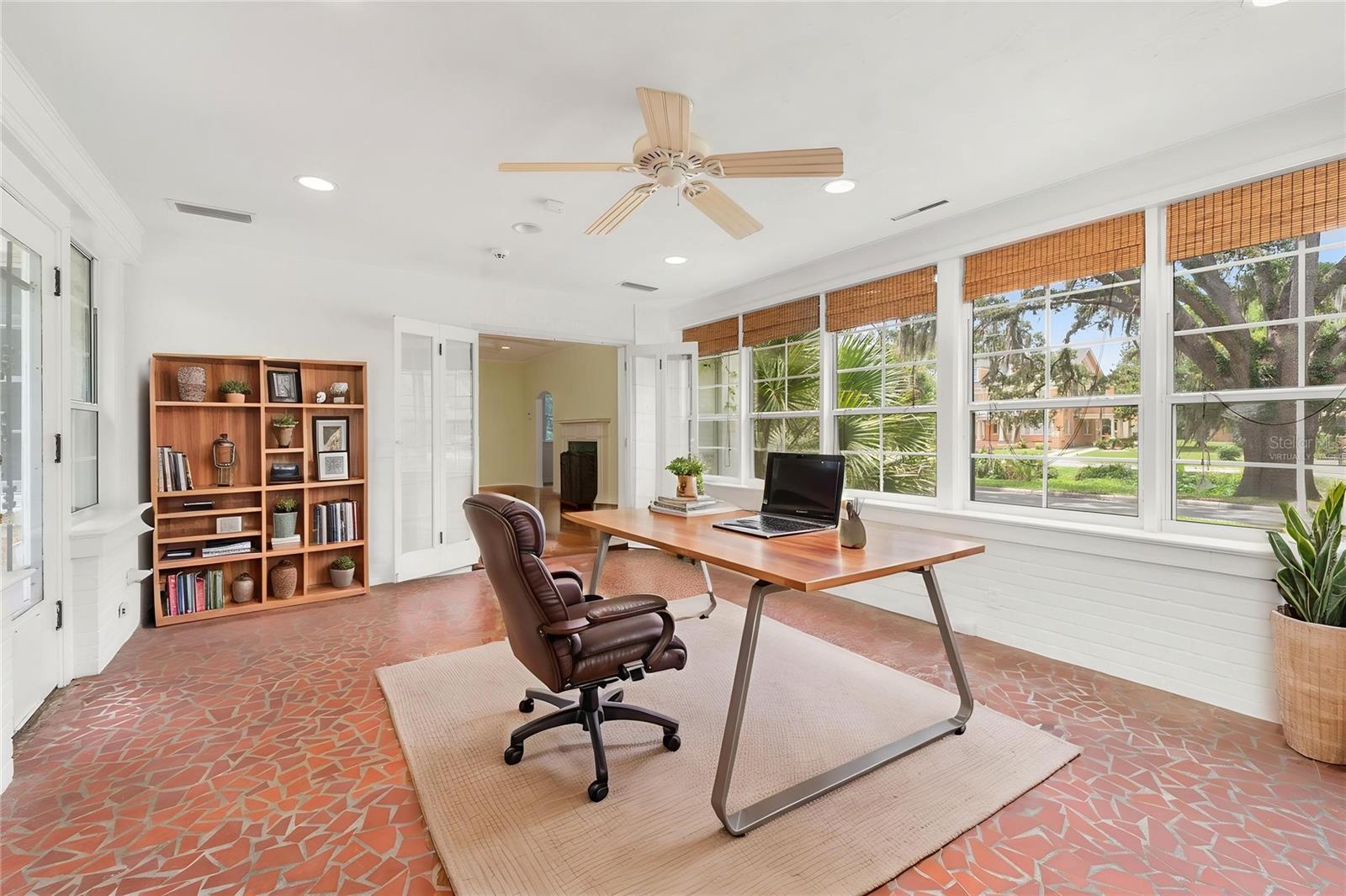 717 NE BOULEVARD, GAINESVILLE, FL, 32601